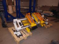 Tyre manufacturing machine with mechanical, pneumatic and electric assembly