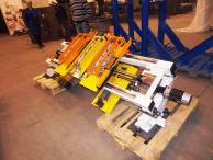 Tyre manufacturing machine with mechanical, pneumatic and electric assembly